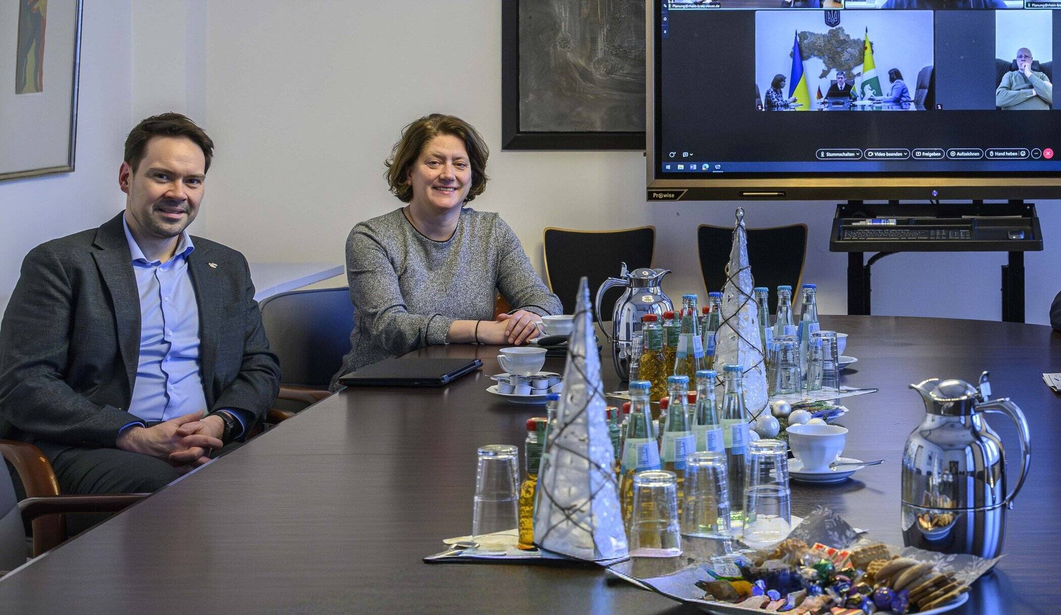 Online-Austausch mit (vorne von links) Sebastian