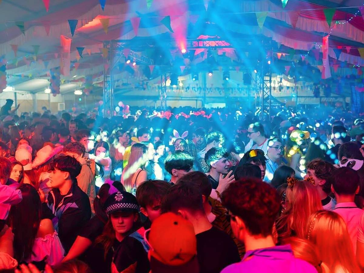 Party steht ganz kurz vor dem „Karneval total ausverkauft“