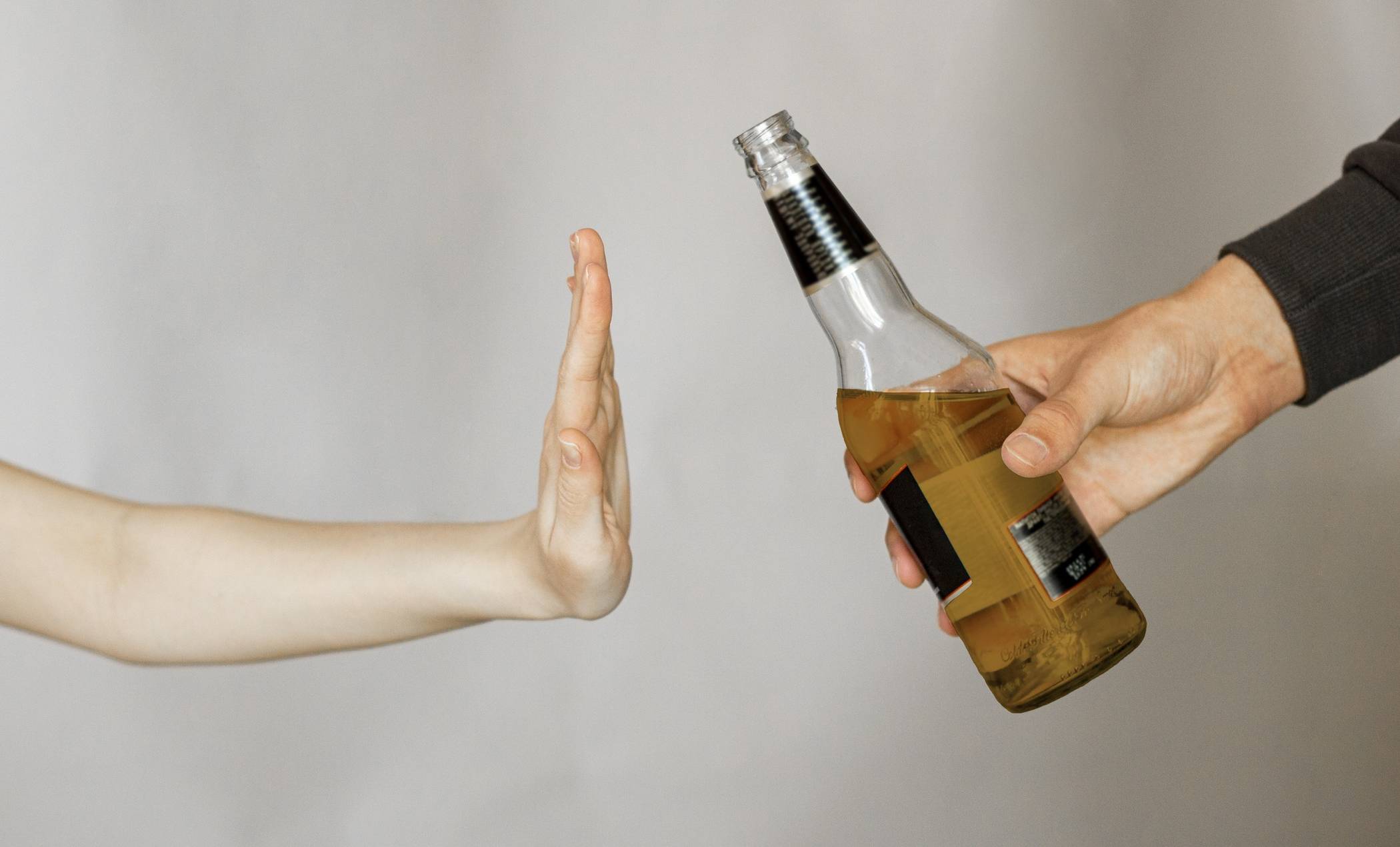 Das Jugendamt des Rhein-Kreises weist auf die Bestimmungen des Jugendschutzgesetzes hin.