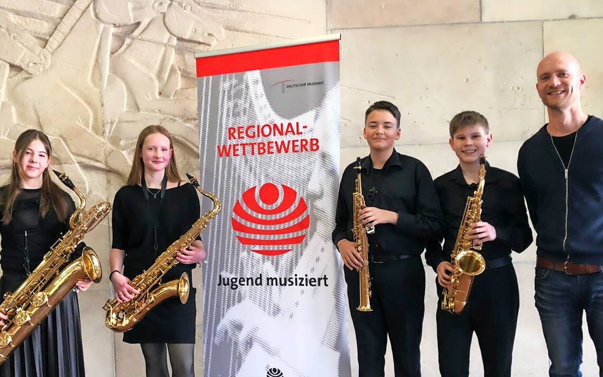  Das erfolgreiche Saxophon-Quartett der Musikschule im Rhein-Kreis mit (von links) Nùria Hansen Raymi, Melissa Wirt, Paul Hebbering, Louis Järschel und Leiter Dominik Oppel. 