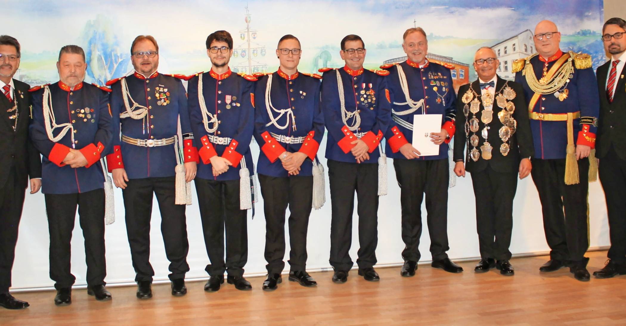  Auf 60 Jahre blicken zurück die „Blauen Jungs“ vom Grenadierfahnenzug. Dieses stolze Jubiläum soll natürlich das ganze Jahr über gefeiert werden. 