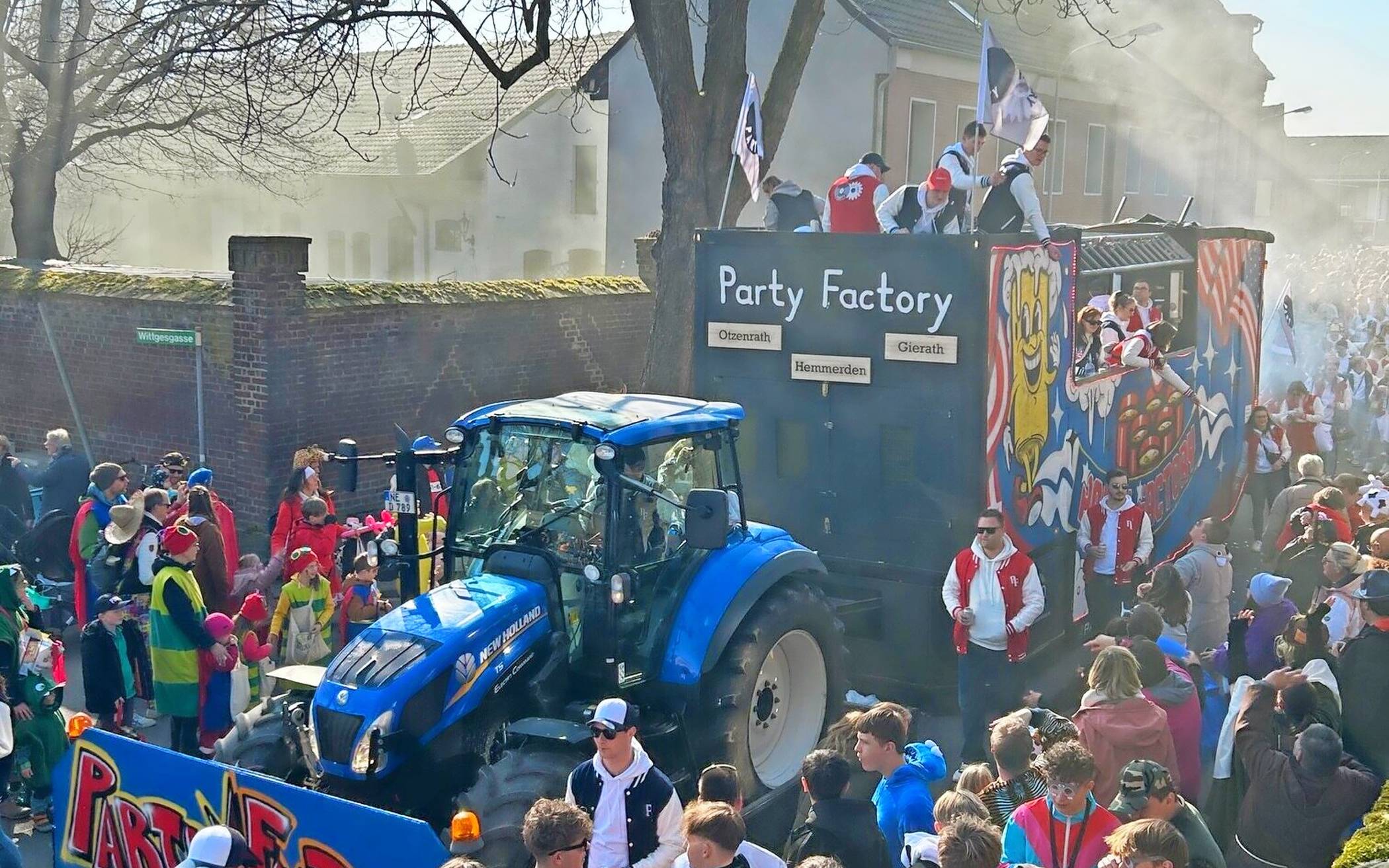 Legendär sind die Großwagen im Hemmerdener Kappessonntag-Zug.