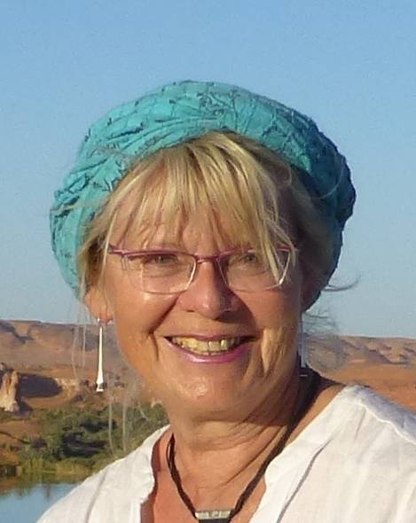  „Das Schwimmbad ist zwar in Zeiten knapper Kassen möglicherweise ein Luxus. Aber es ist auch eine Investition in Gesundheit, Bildung, soziale Teilhabe und Lebensqualität, und damit ein Luxus, den wir uns leisten wollen“. sagt Ulrike Sprenger, die für die „Grünen“ im Ausschuss für Sport, Soziales und Demographie sitzt. 