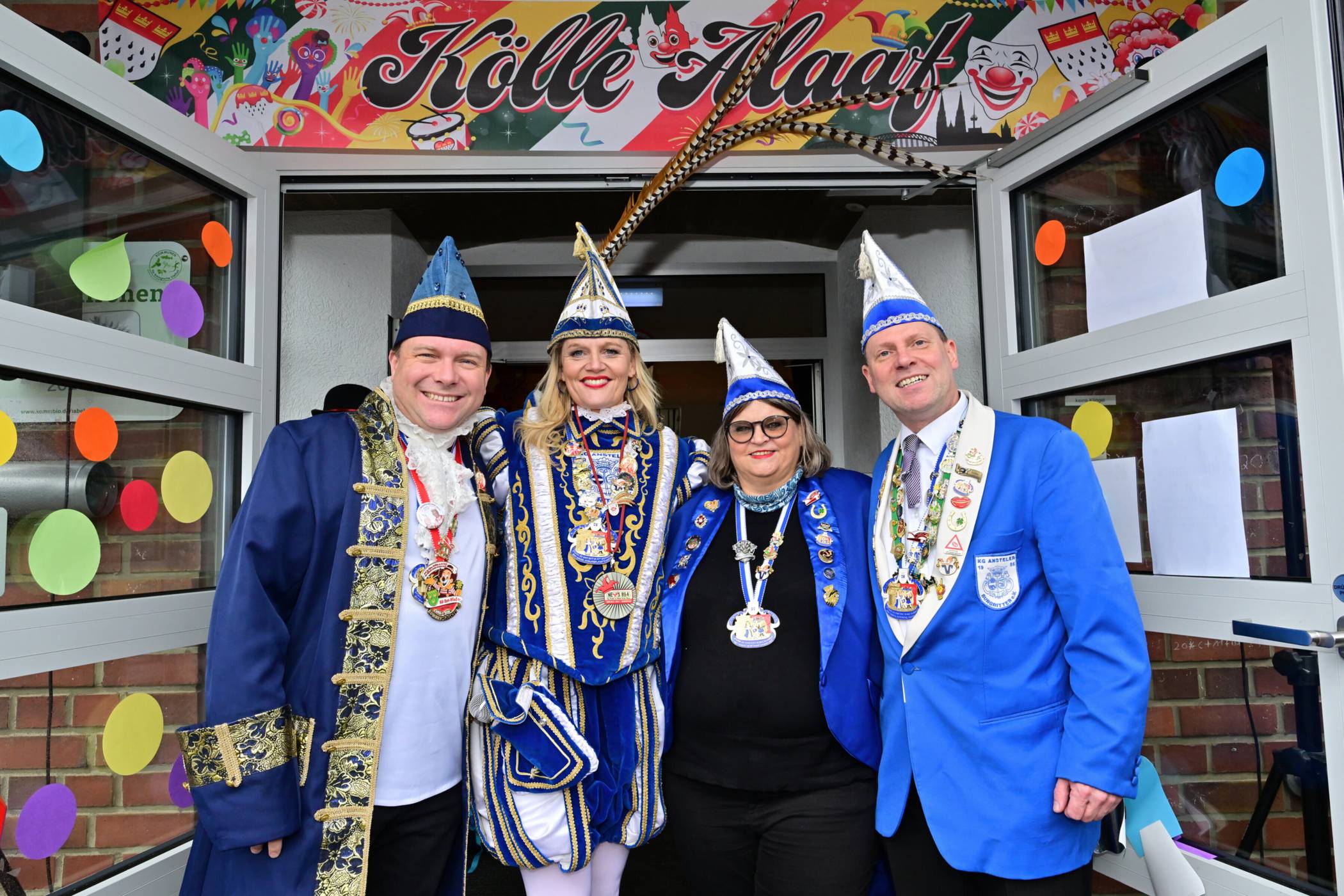 Rommerskirchen: Narren erobern die Macht im strömenden Regen