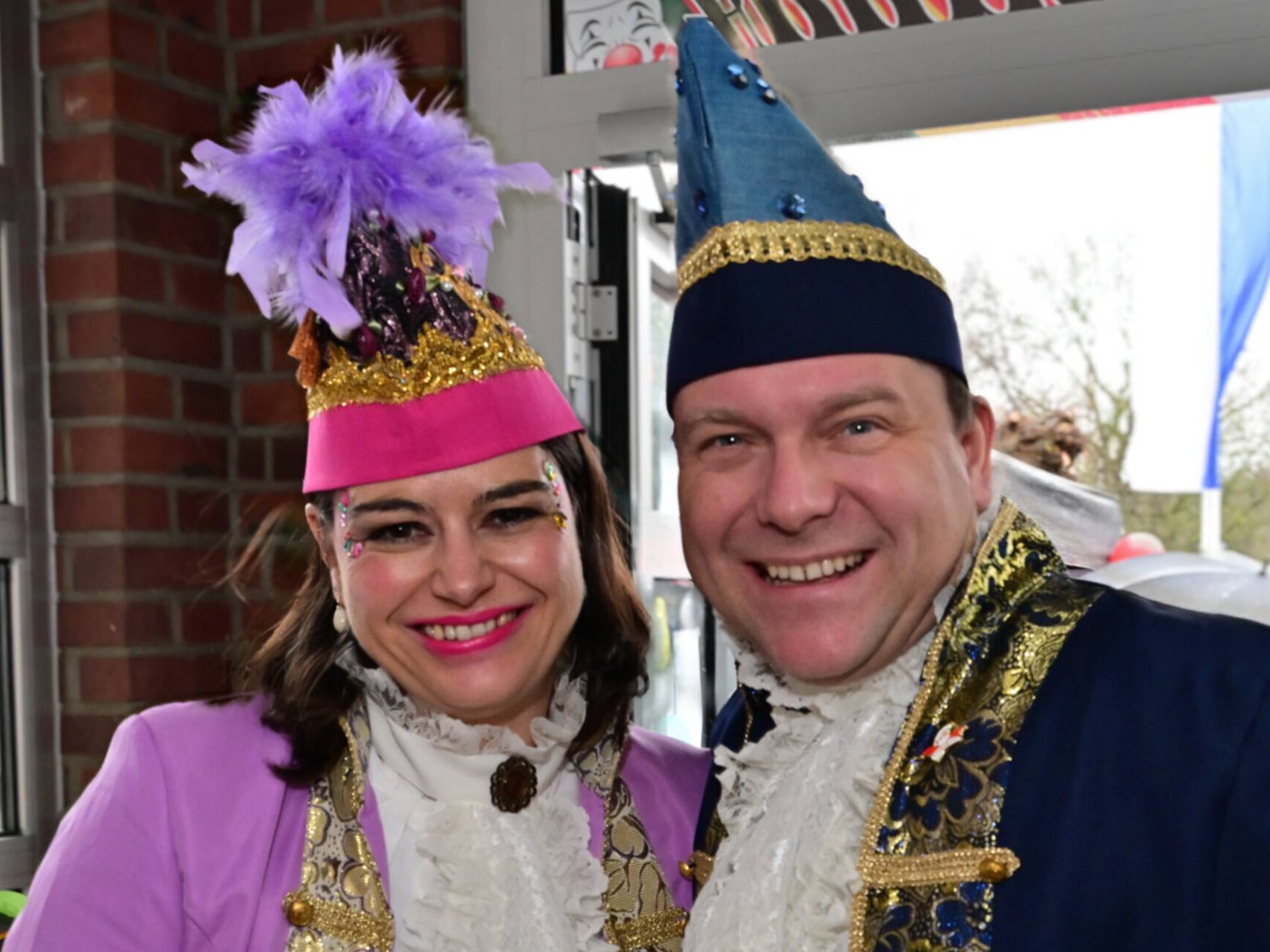 Rommerskirchen: Narren erobern die Macht im strömenden Regen