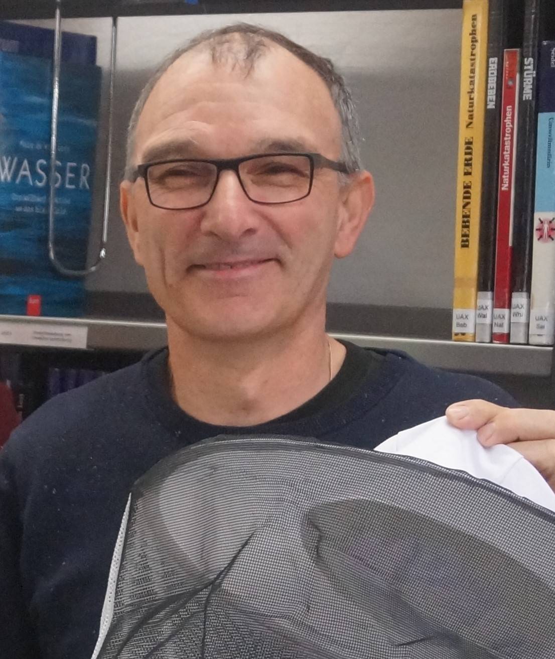 Grevenbroichs "Bienenvater" Thomas Krauß,. Er führt den "Bienenzuchtverein Grevenbroich und Umgebung" an.