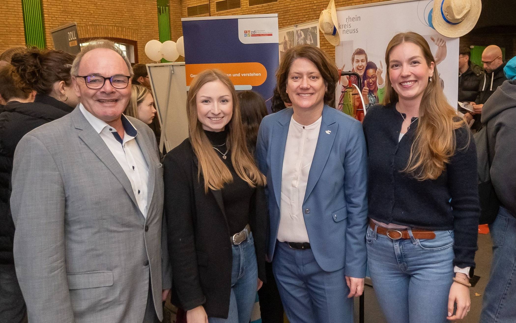 Ausbildungsmesse „Jobvision“ in Grevenbroich (von links):