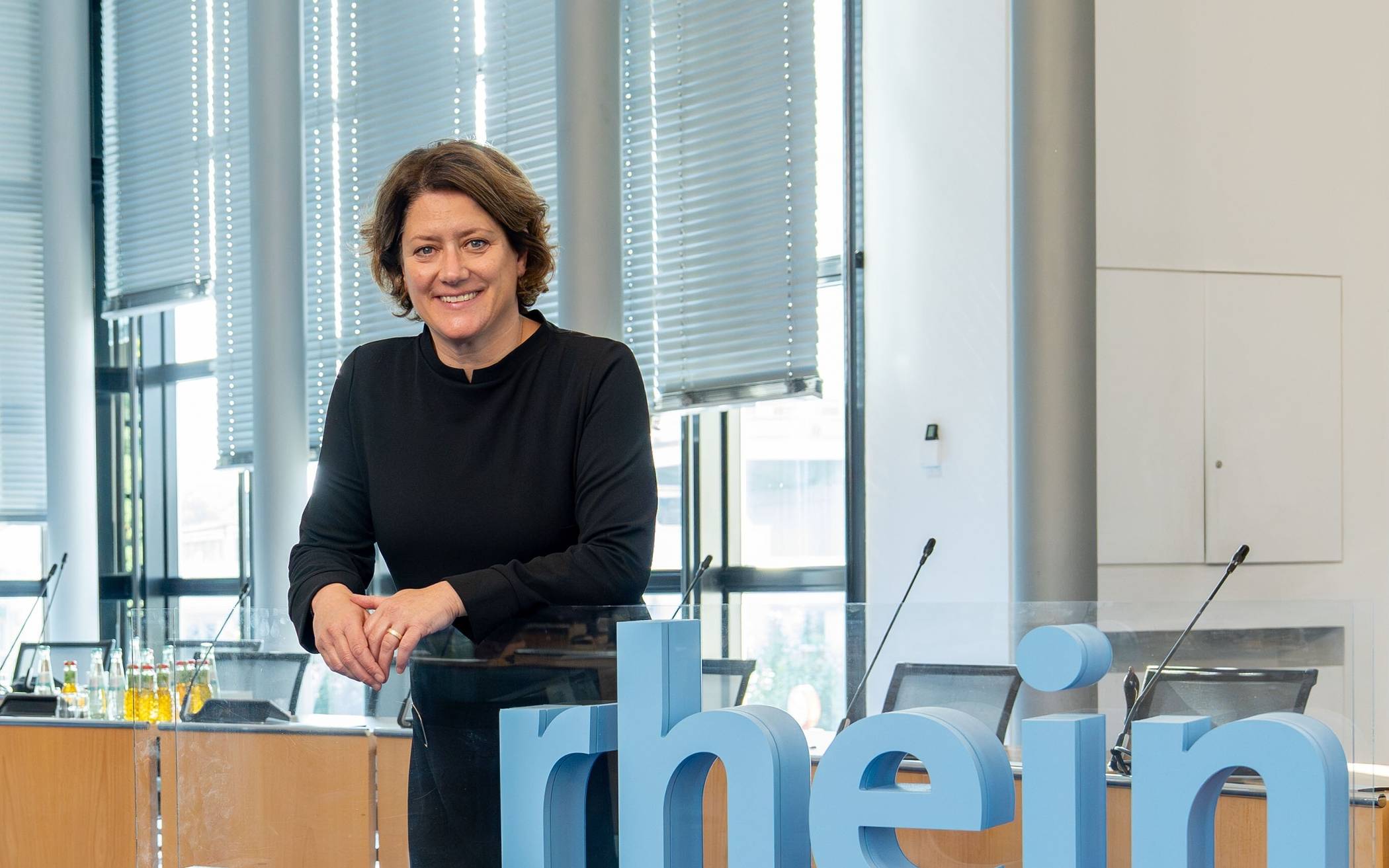  Landrätin Katharina Reinhold: „Dieser Haushalt der Vernunft ist ein deutlicher Schulterschluss der demokratischen Mitte des Kreistags mit den Kommunen.“ 