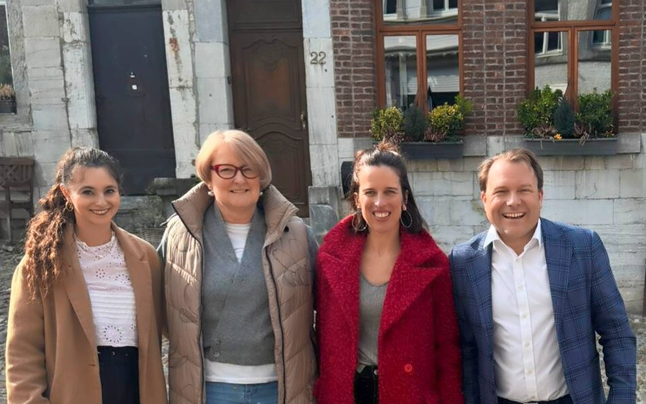 Valérie Déjardin (Zweite von rechts) und