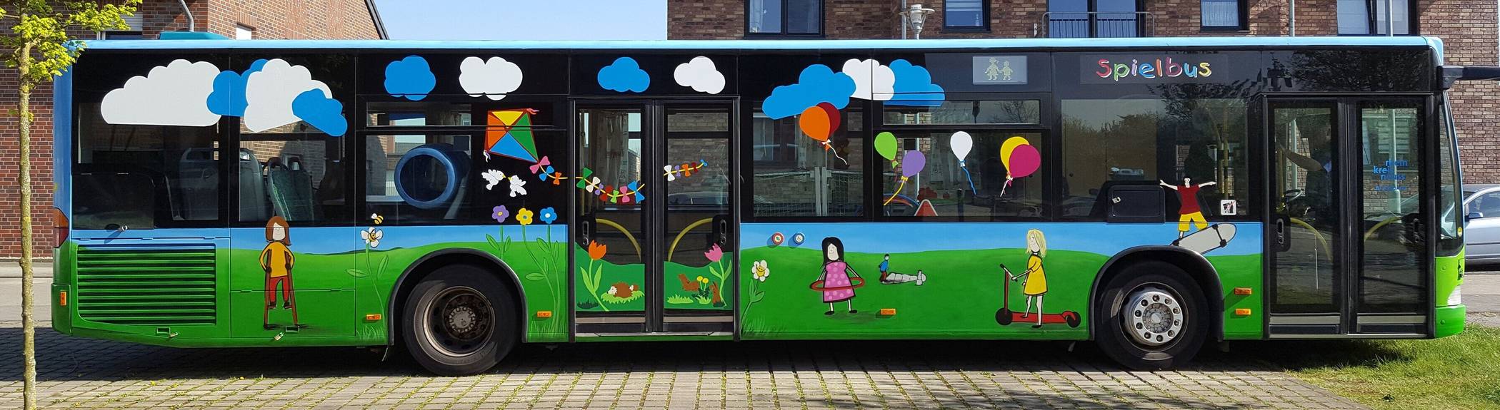 Kreativität, Ernährung und Bewegung: Spielbus des Kreises startet in die Saison