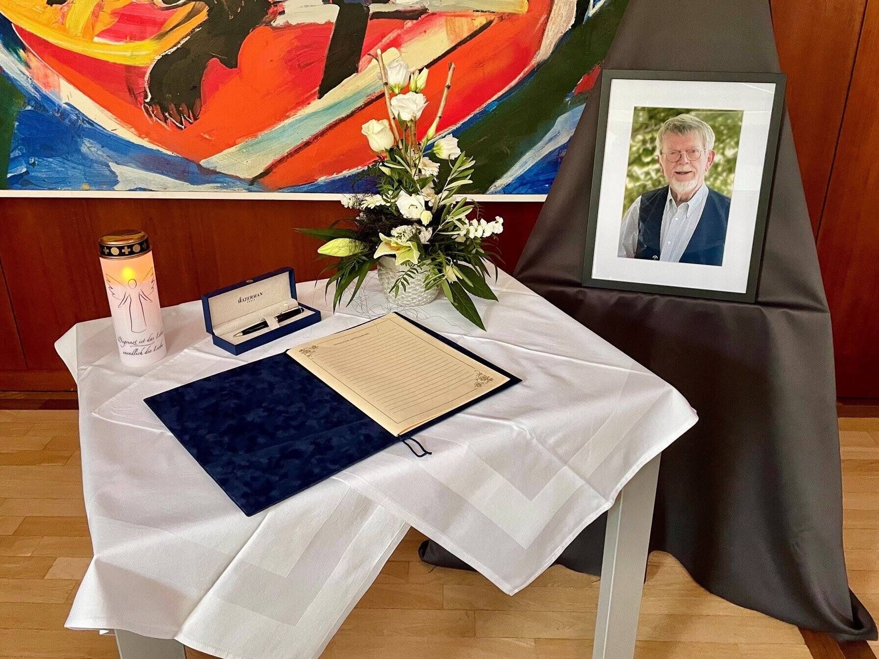  Hier kann jeder Bürger seinen Gedanken und seinem Gedenken Ausdruck verleihen ... 