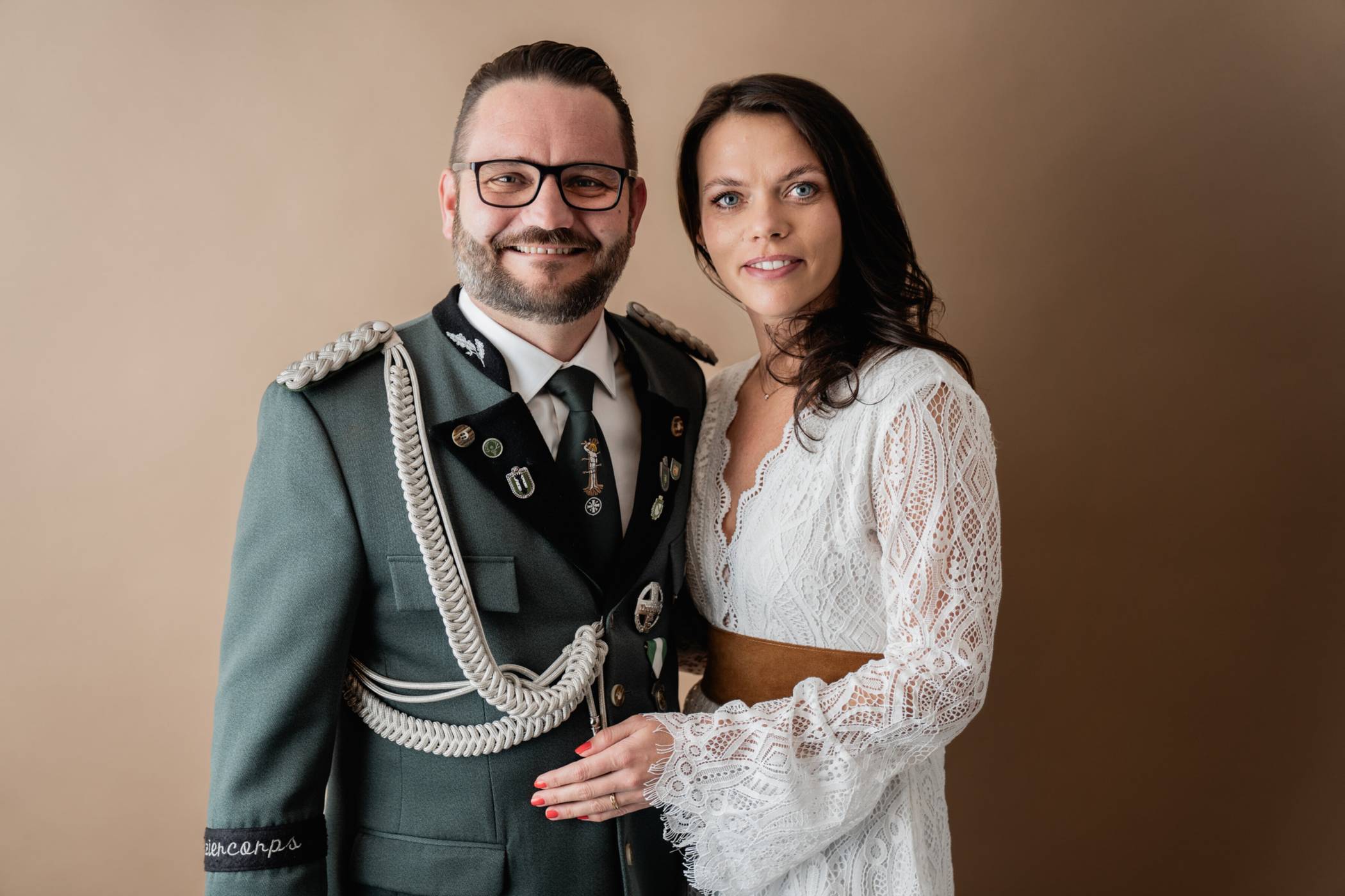 Königspaar Christoph Coersten und Ariane Küppers (l.) freut sich aufs Fest.