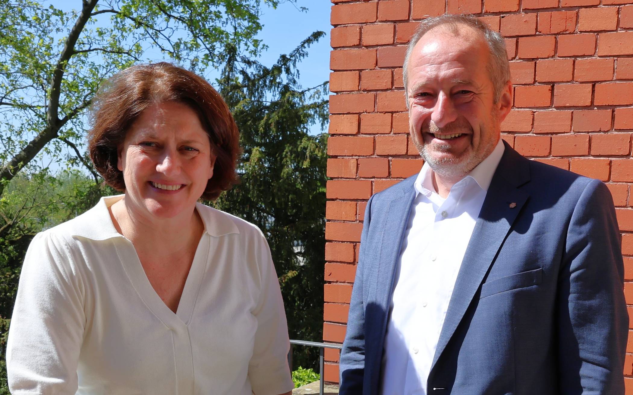  Landrätin Katharina Reinhold begrüßte VRR-Vorstandssprecher Oliver Wittke im Kreishaus in Grevenbroich. 