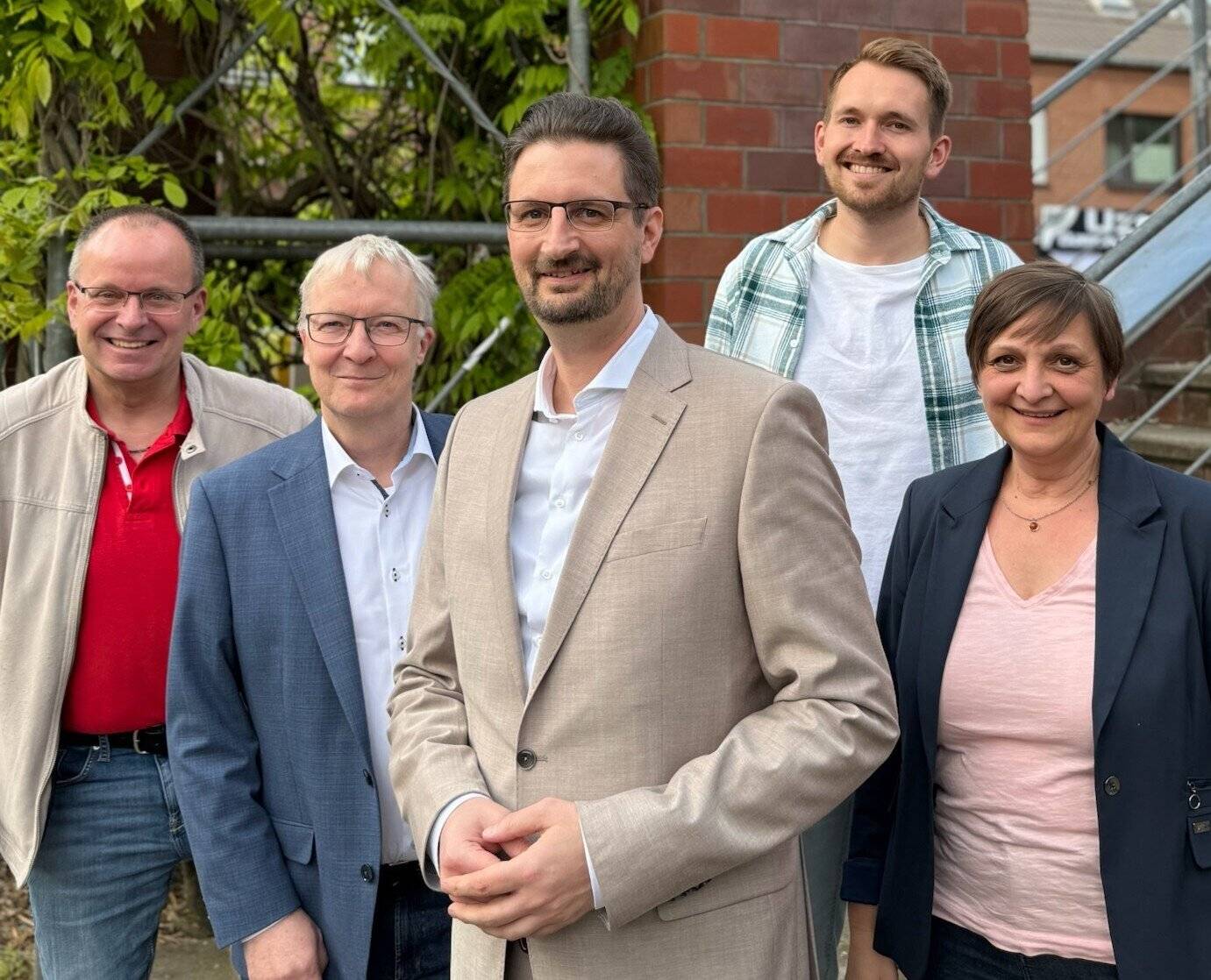 SPD-Landtagskandidat Mathias Junggeburth (Mitte) mit den