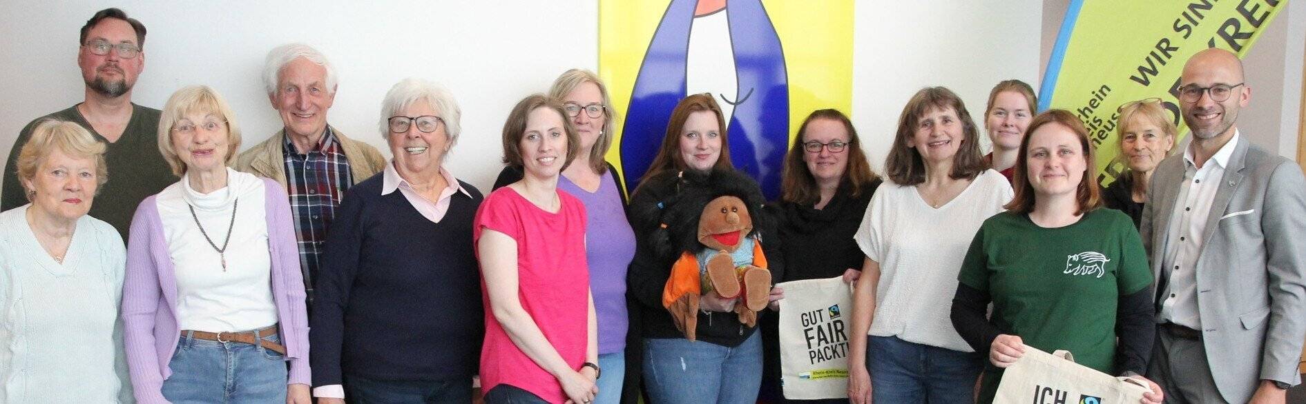 Fairtrade-Engagierte aus den Kommunen, Schulen, KiTas und Eine-Welt-Gruppen aus dem Kreis tauschten sich beim Treffen der Fairtrade-Steuerungsgruppe aus.