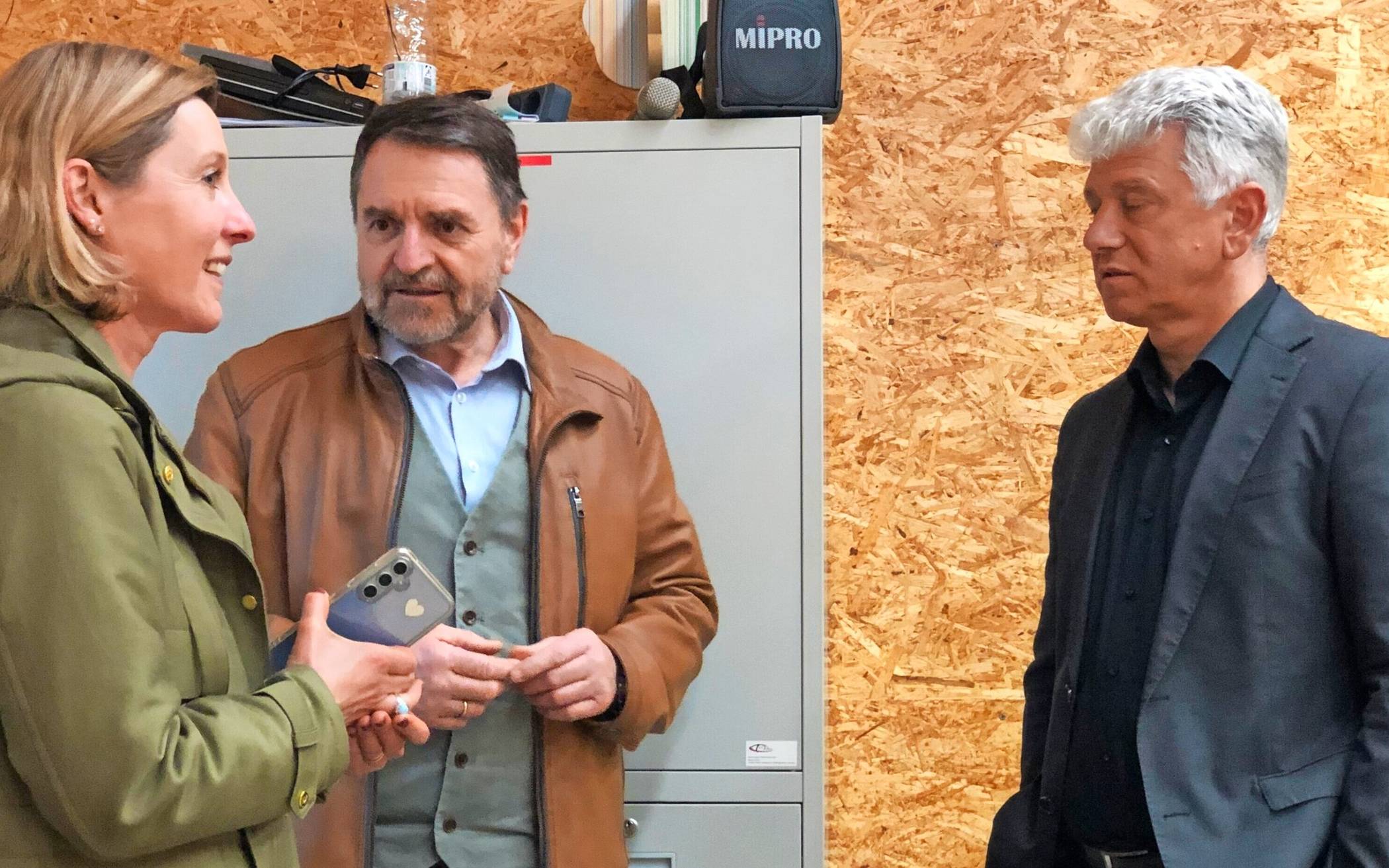 Die Vertreter des Erft-Verbandes: Petra von Zehmen, Hartmut Hoevel und Dr. Dietmar Jansen.  
