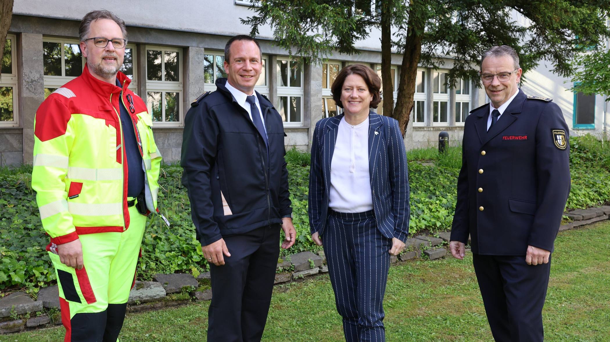  Landrätin Katharina Reinhold mit den Abteilungsleitern (von links) Marc Zellerhoff, André Klöckener und Michael Wolff. 