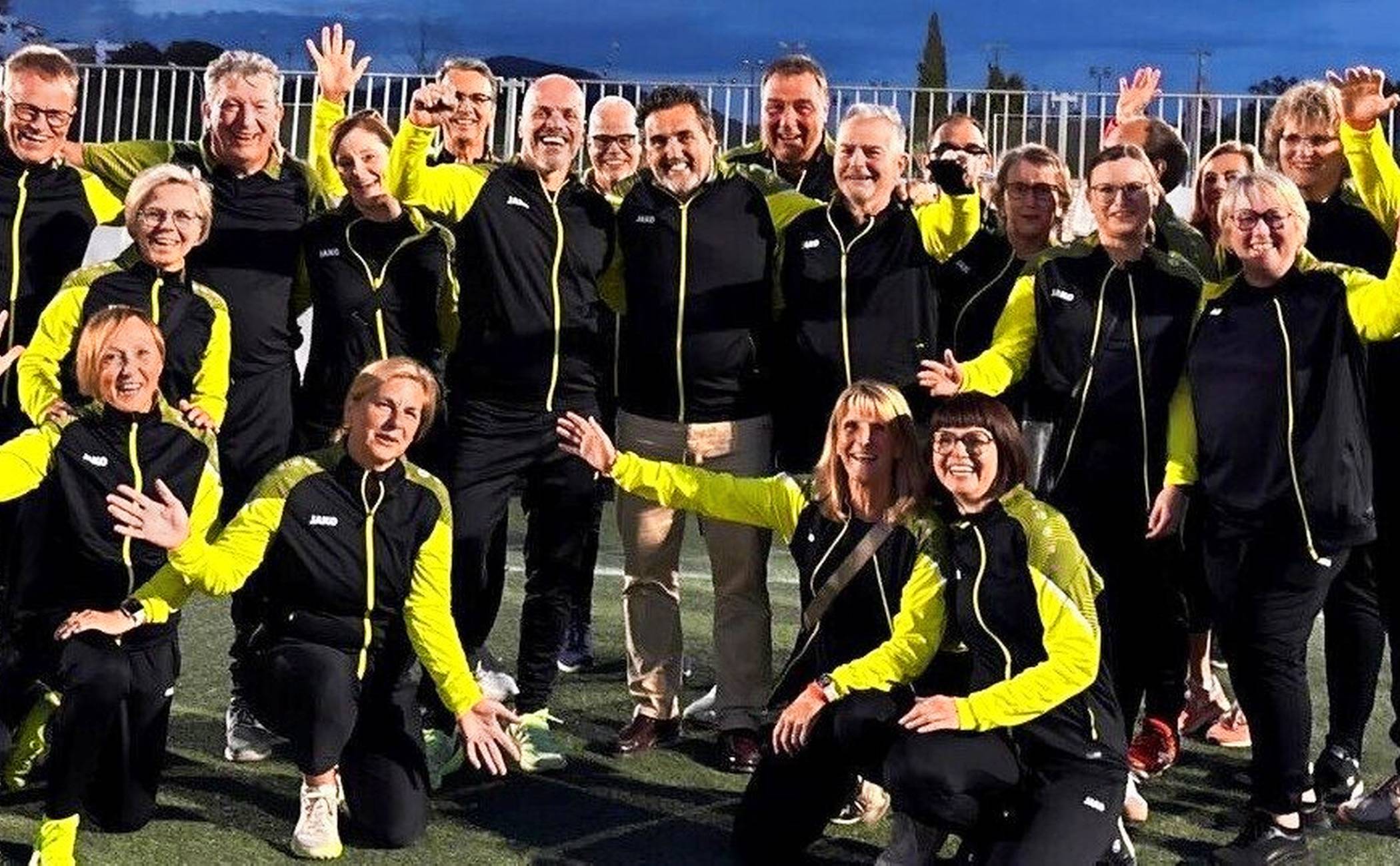 Krützens Team holt auf „Malle“ Vize-Titel im „Walking-Fußball“