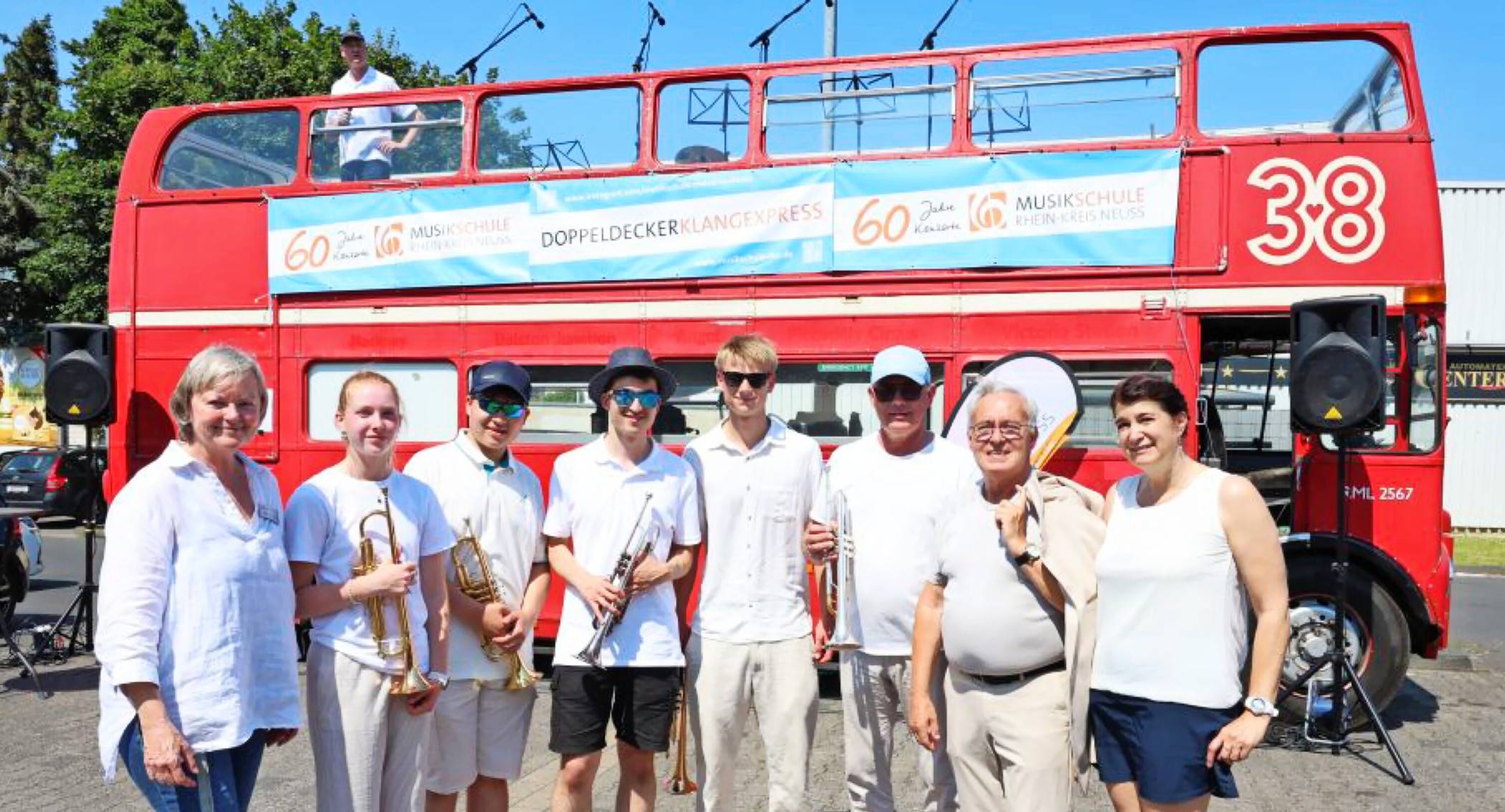 Der Doppeldecker-Klangexpress der Musikschule Rhein-Kreis Neuss