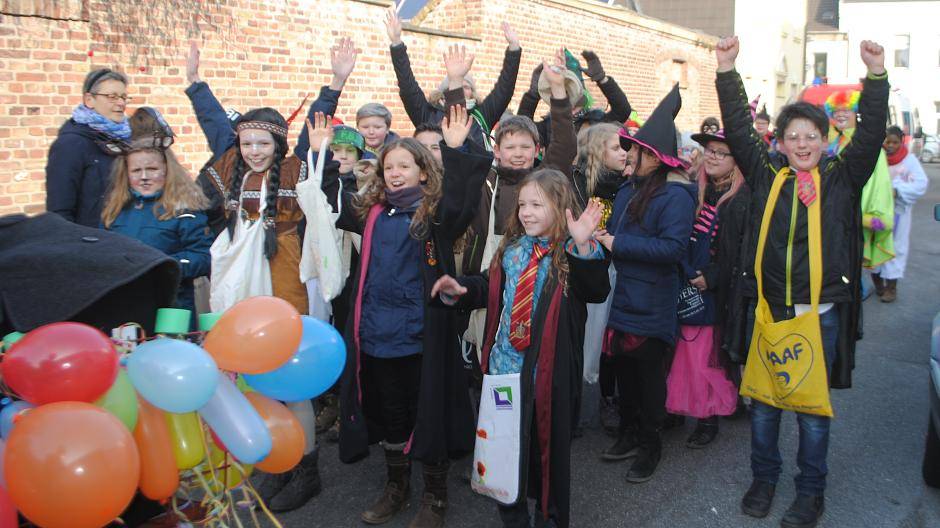 Kids feiern den Karneval