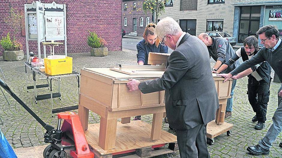 Neue Orgel angeliefert. Aber noch fehlen 50.000 Euro!