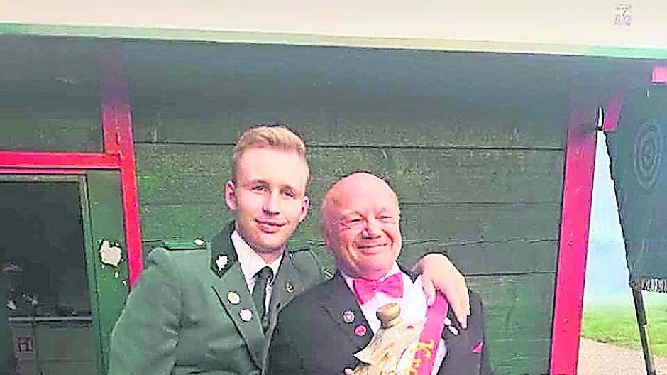  Julian Flintz und Kronprinz Dieter Minkenberg sind Nachbarn auf dem Heyderhof und Freunde. 