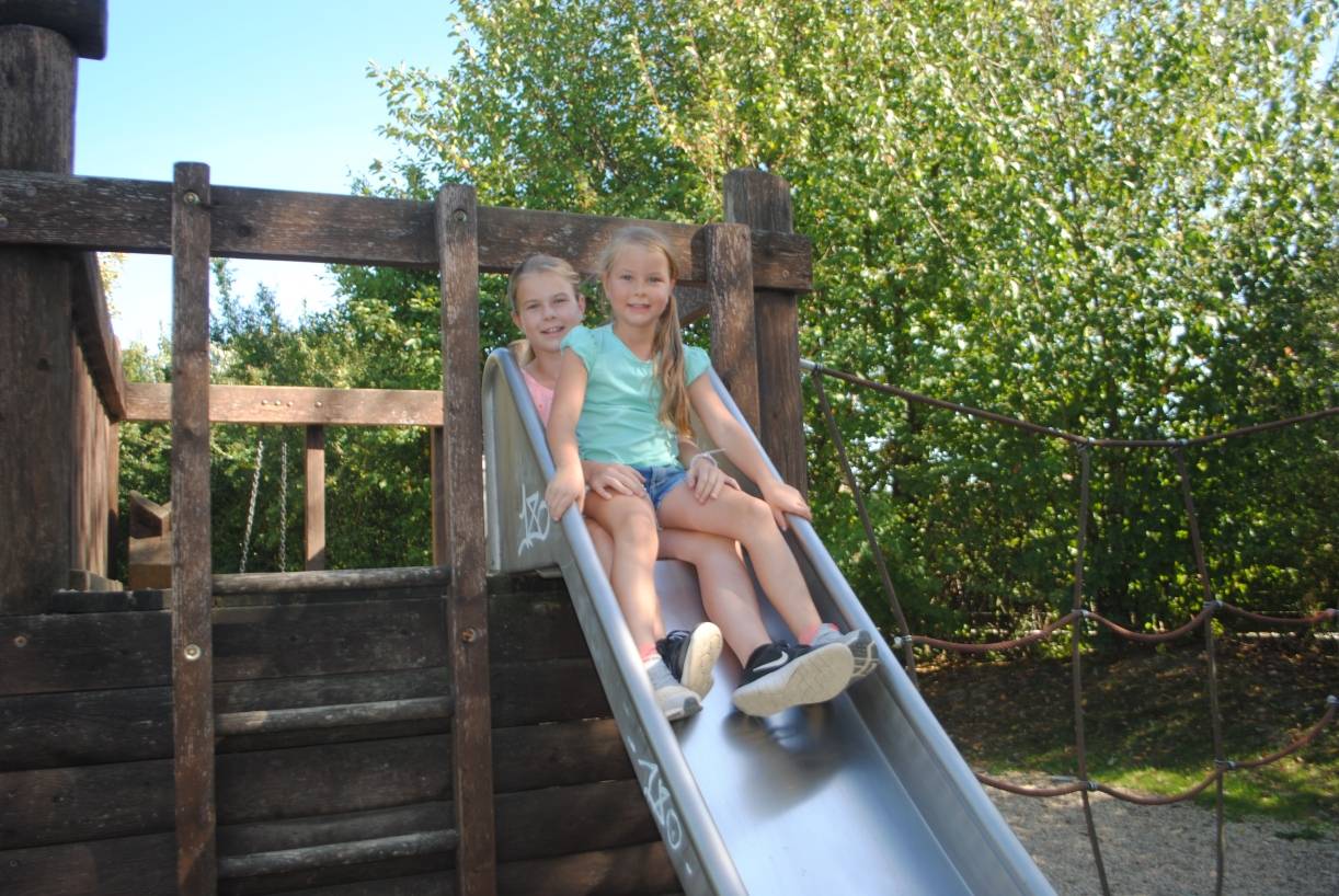Die Top-Kurier- Spielplatz-Tester:: Welcher Spielplatz ist der Schönste? Jüchens Kids als sehr kritische Jury