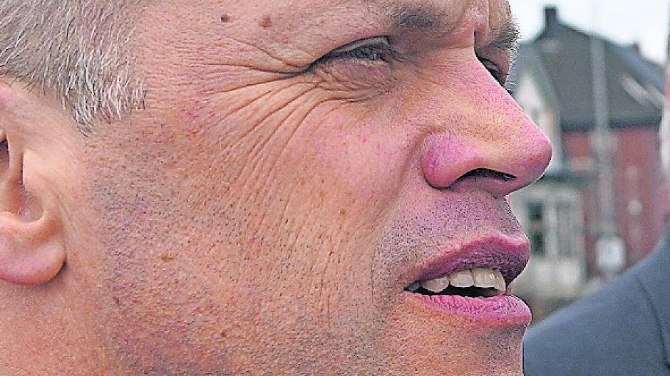  Klaus Krützen stellt sich schützend vor die Verwaltung. 