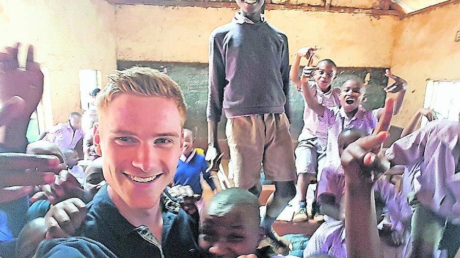 Simon Tadtke sichert Nahrungsvorrat in Schule „Von Fußbällen werden die Menschen nicht satt“
