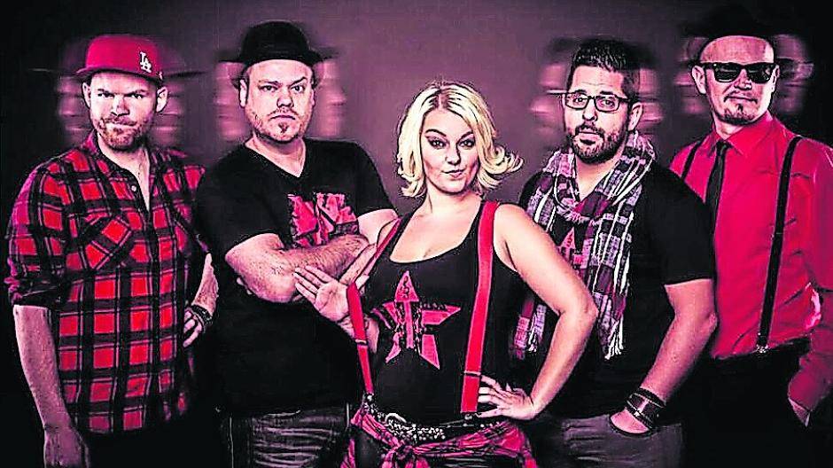  Die „Höhner“ (oben) stehen im Mittelpunkt der „Kölschen Nacht“, die von Nicole Kempermann (unten) eröffnet wird. 