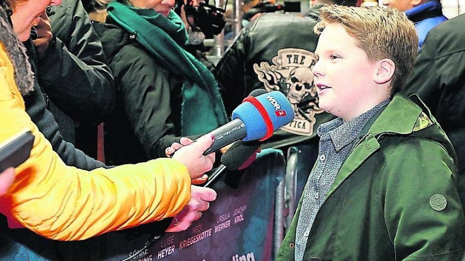 Publikum liebt Talent Julius Weckauf als Hape Kerkeling-Biografie mit Jüchener Schauspieler