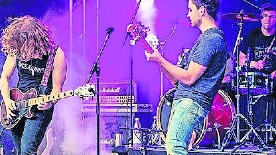 „Kultus Open Air“: Wenn der Gitarrist überm Markt schwebt