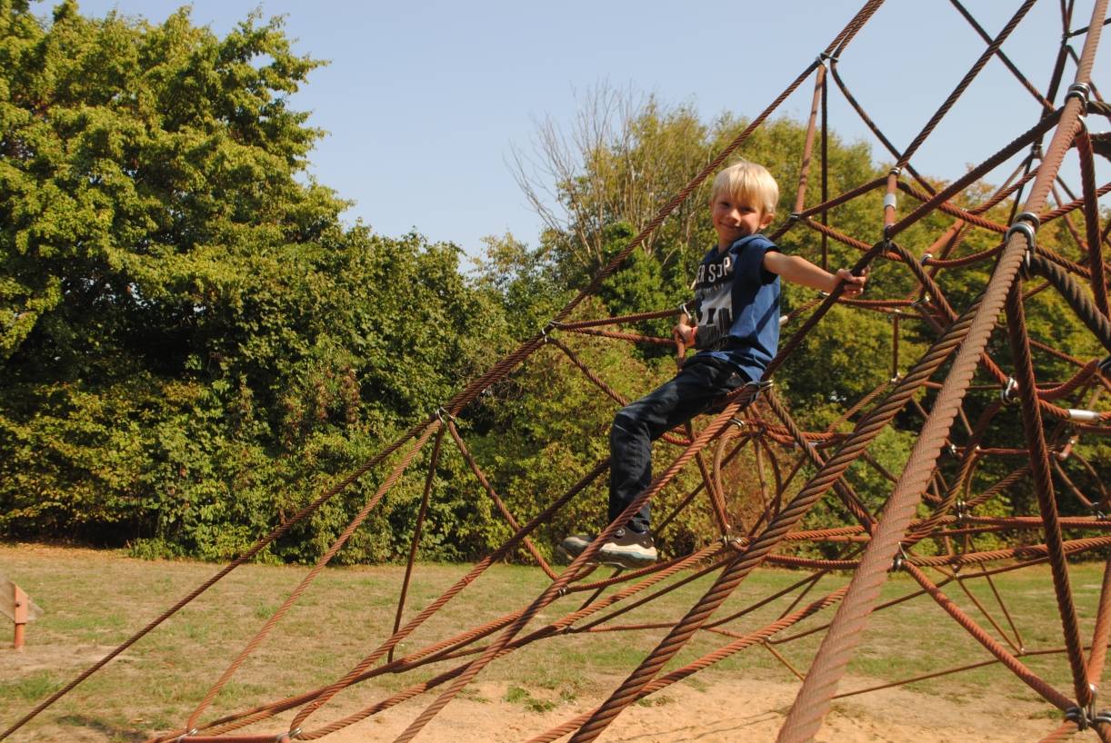 Die Top-Kurier-Spielplatz-Tester:: Welcher Spielplatz ist der Schönste? Jüchens Kids als sehr kritische Jury