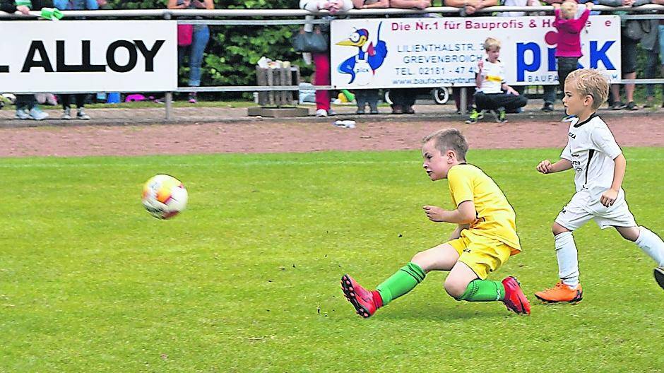  Für alle Skeptiker: Im Rahmen der „Plus-X-Award“-Bambini-WM gab es auch sehr ansprechenden Fußball zu sehen. Viele der kleinen Kicker bewiesen dabei einen tollen Trainingsstand. Weiter so.  