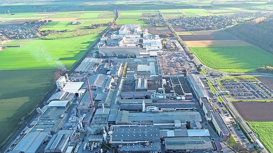  Grevenbroich größter Arbeitgeber: Die „Hydro“ baut die Veredlungssparte ab, investiert dafür aber in die Walzprodukt-Anlagen. 