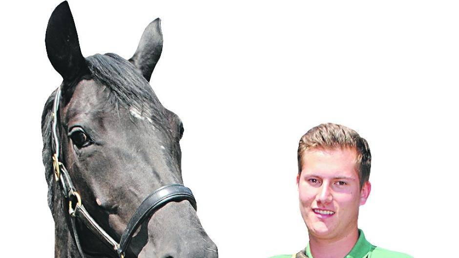 Yannick Pferdmenges, Deutscher Meister der Jungzüchter, mit seiner Zuchtstute „Samira“. 