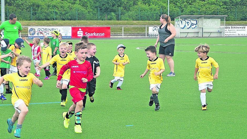 Fahnenschwenken gehört ab sofort zum Trainings-Programm
