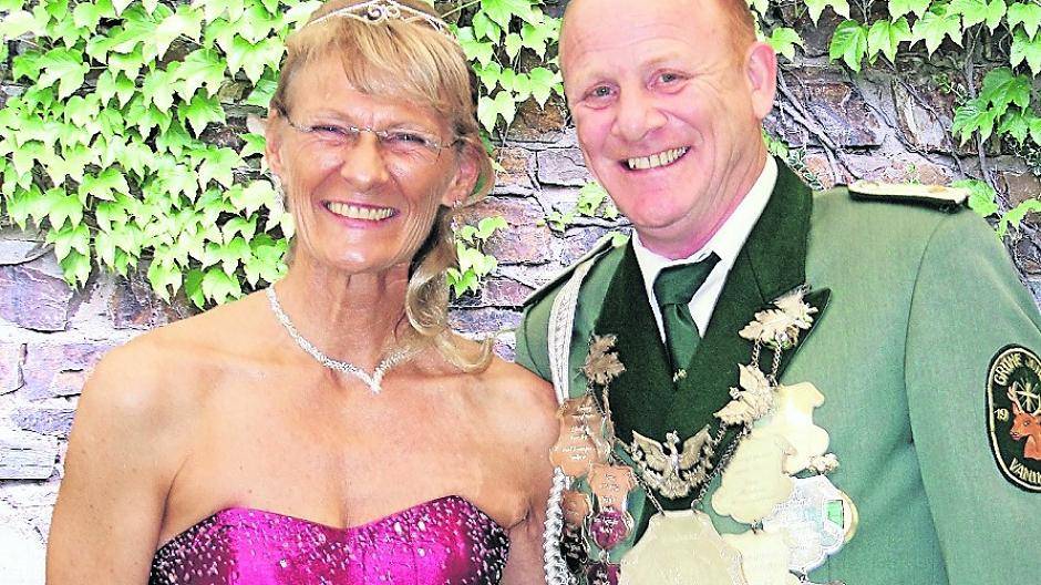  Eine besondere Ehre: Im Jubiläumsjahr des „St. Hubertus“- Schützen-Vereines Vanikum sind Peter und Angelika Rosewig das amtierende Königspaar. 