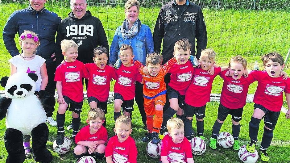 Für die Bambini aus Otzenrath ist klar: „Wir sind ein Team! Nur gemeinsam können wir gewinnen!“