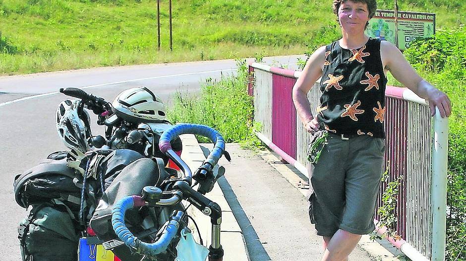 Angela PauenBöse nimmt per Mail Fürbitten für