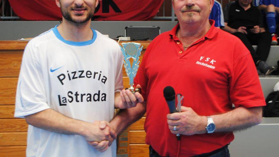 Fatlum Ahmeti von "Pizzeria La Strada" wurde zum besten Feldspieler...