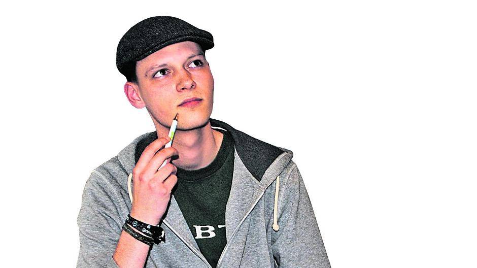  Ob Jan Kollegger heute vielleicht sein Lampenfieber in seinem „Poetry“ verarbeitet? Das wird sich zeigen: Heute Abend um 19 Uhr im „Café Kultus“. Let the Slam-Time begin!  