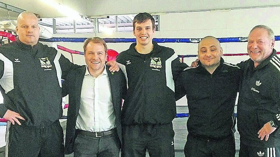  Sogar Bürgermeister Mertens nahm sich die Zeit und verabschiedete das Team vor der Abreise persönlich. 