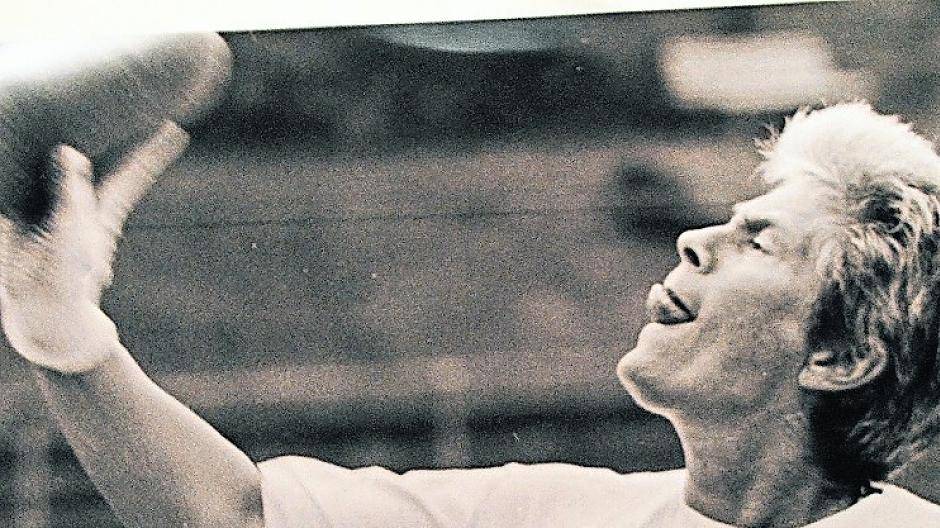 Statt des befürchteten Knöllchens gab es hohe Ehrung durch Kraft: Gisela Stecher (73) ist dem Sport über all die Jahre immer treu geblieben