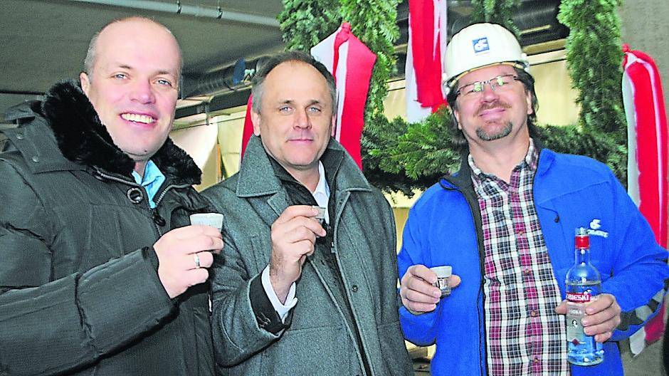 „Zukunft muss man bauen“: Richtfest beim Gesamtschul-Bau an der Parkstraße