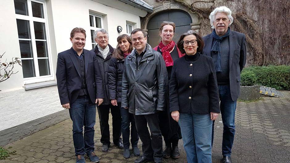  Daniel März (zweiter Vorsitzender), Dietmar Ungelenk, Gabriele Leder (Kassenwartin), Arne Harder (erster Vorsitzender), Heike Fehrholz (Schriftführerin), Annette van Dorp, Prof. Hubert Käppel. 