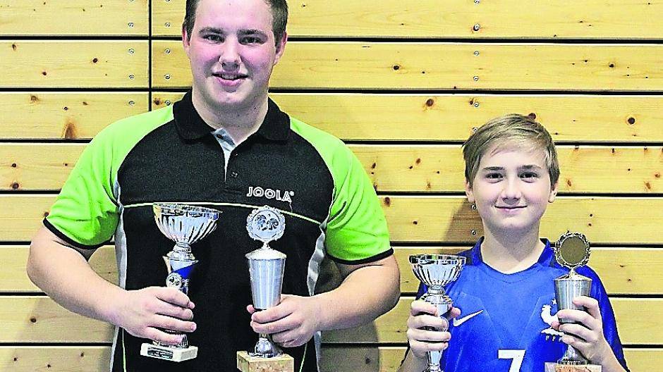  Nicolas Coenen (links), Sieger der Jungen, und Joshua Bonrad als Sieger der B-Schüler.  
