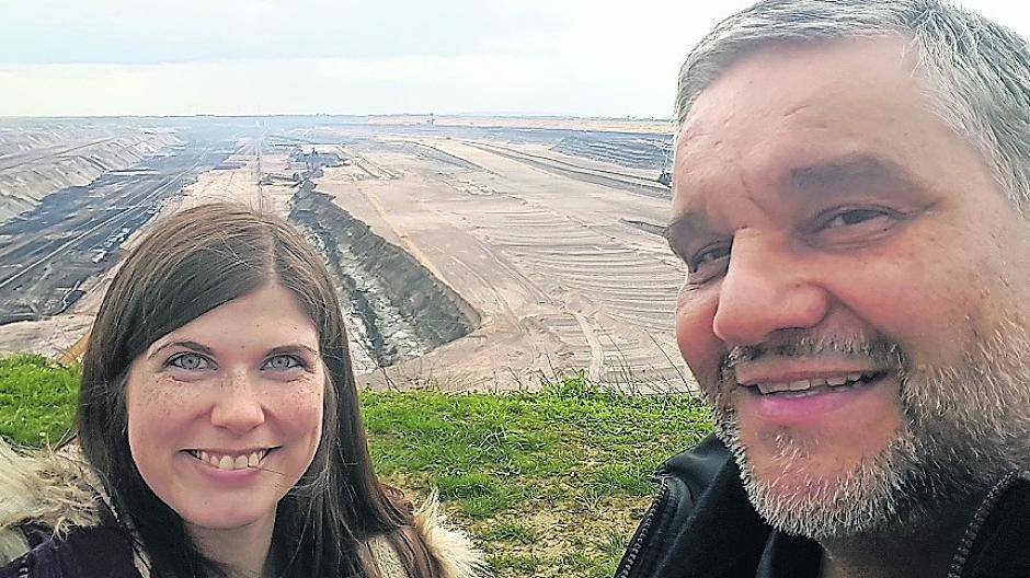  Reporterin Alina Gries traf Grünen-Kandidat Oliver Keymis vor der „Grube“ — Keymis war 