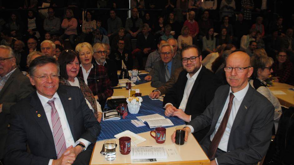 Auch Landrat Hans-Jürgen Petrauschke und Bürgermeister Harald Zillikens besuchten die...