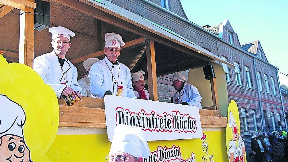  Großwagen, wie dieser hier aus dem Jahren 2011, sind herrlich anzuschauen, kosten die Karnevalisten aber jede Menge Geld.  